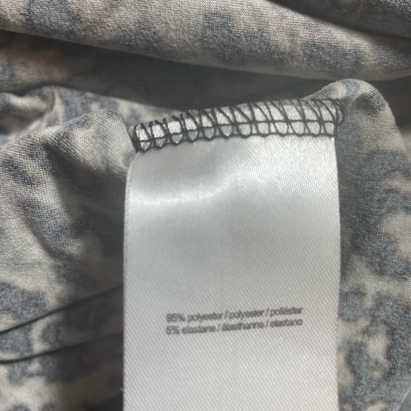 𝅺H HALSTON STUDIO Scoop Neck Patterned High/low T-shirt ABSTRACT ANIMAL - Picture 11 of 14